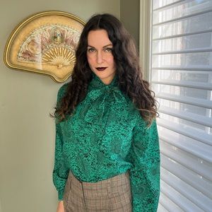 Vintage Green Paisley Button Down Blouse With Bow Tie Collar